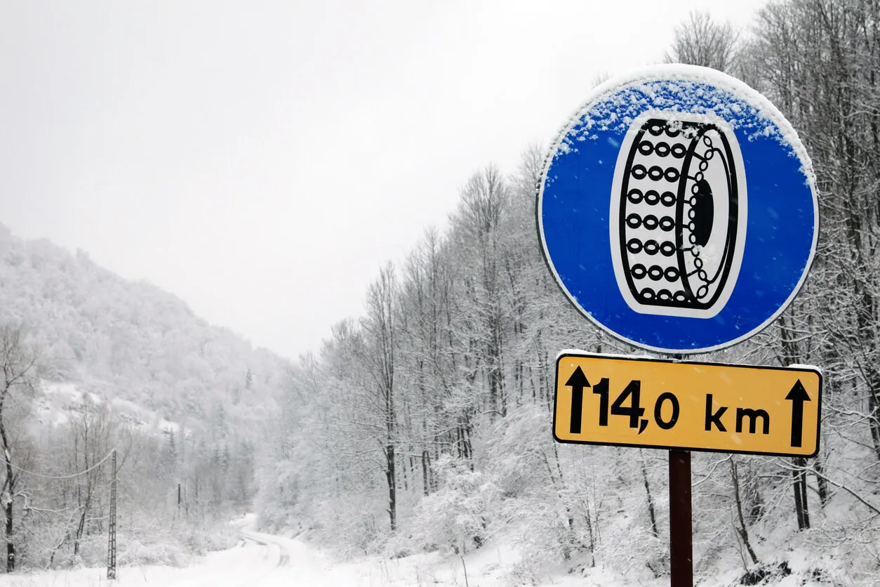 Sneeuwkettingen verplicht wanneer: regels per land